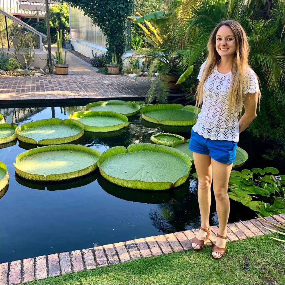 Meet your Posher, Elise